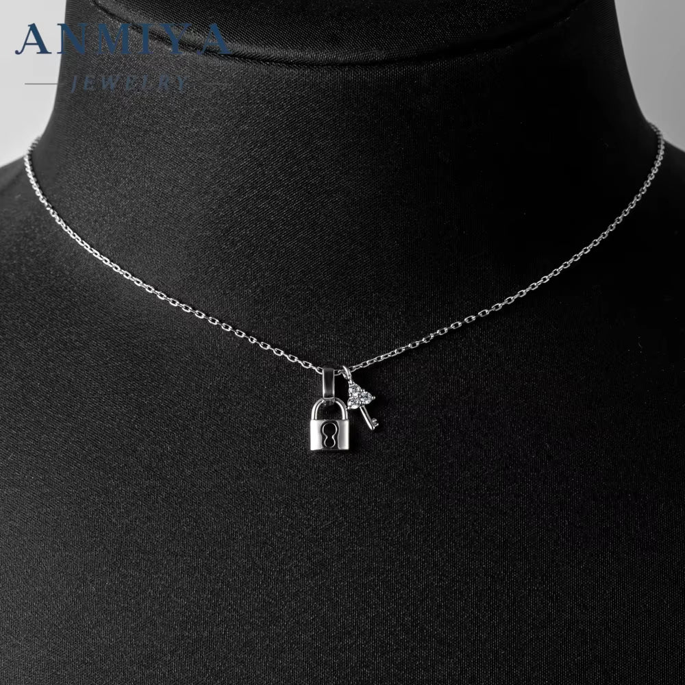 Wholesale Jewelry 2024 Fashion Charm Customised Key Lock Pendant Necklace Chain for Women Girls