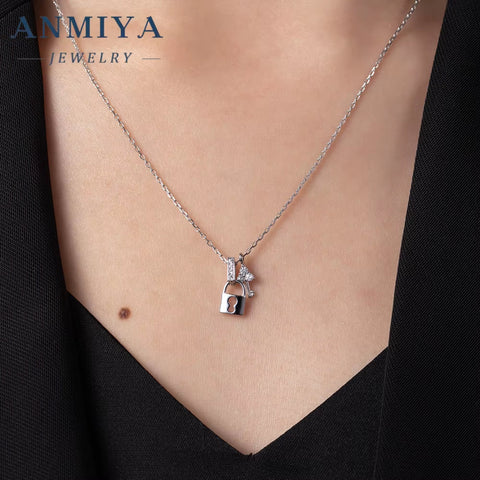 Wholesale Jewelry 2024 Fashion Charm Customised Key Lock Pendant Necklace Chain for Women Girls