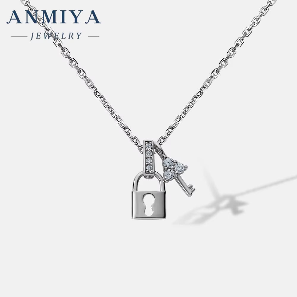 Wholesale Jewelry 2024 Fashion Charm Customised Key Lock Pendant Necklace Chain for Women Girls