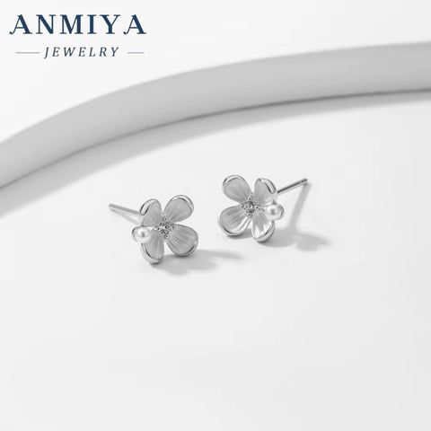 Wholesale Simple Fine White Four Leaf Clover Withe Pearl Design 925 Silver Earrings for Women